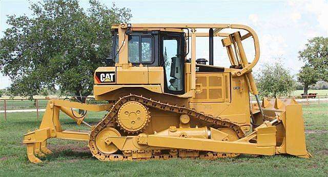 Dozers/tracks Caterpillar D6T