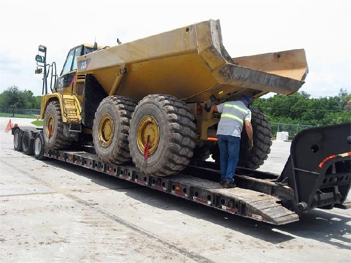 Camiones De Carga Caterpillar 725