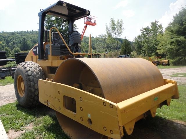 Compactadora Vibratoria Caterpillar CS54  usada Ref.: 1350936050974841 No. 2