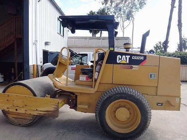 Compactadora Vibratoria Caterpillar CS-323 C  importada en buenas Ref.: 1351012295764599 No. 3