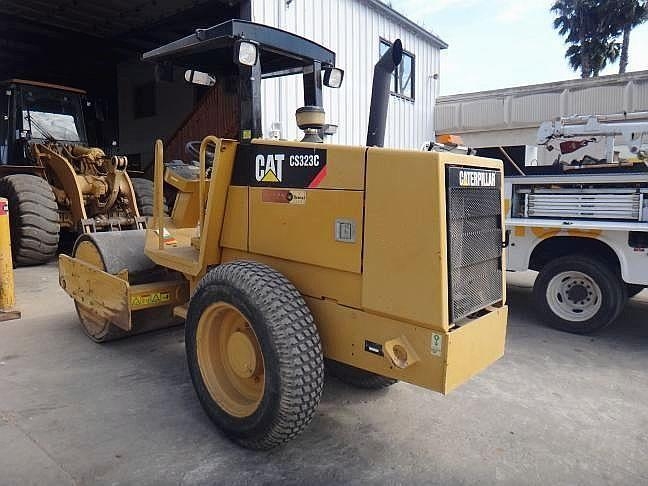 Compactadora Vibratoria Caterpillar CS-323 C  importada en buenas Ref.: 1351012295764599 No. 4