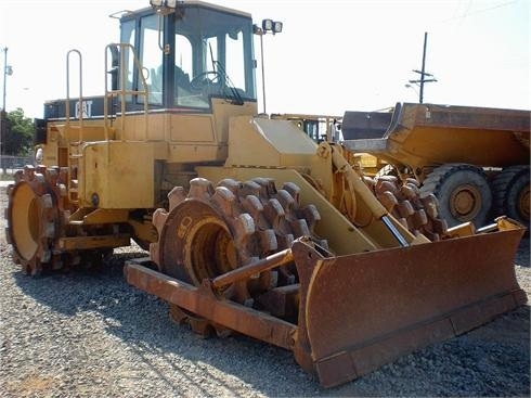 Compactadoras Suelos Y Rellenos Caterpillar 815F  en venta, usada Ref.: 1351361648972812 No. 3