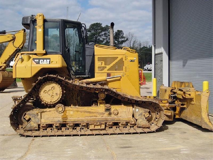 Dozers/tracks Caterpillar D6N