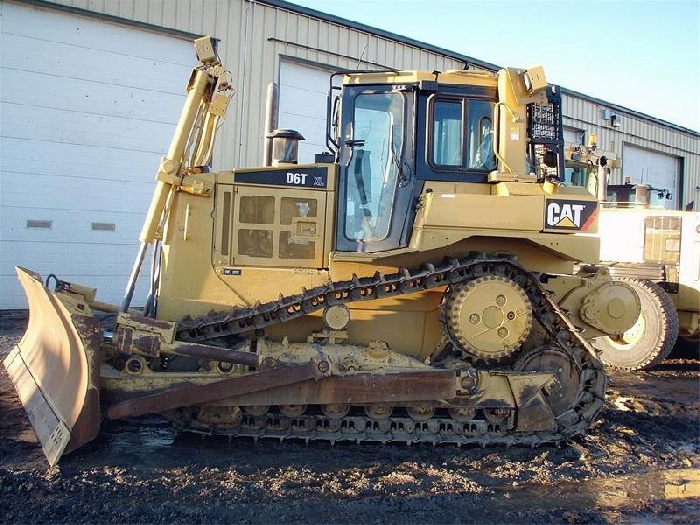 Dozers/tracks Caterpillar D6T