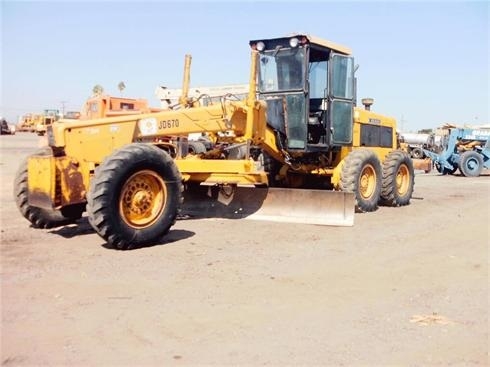 Motor Graders Deere 670