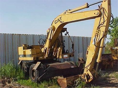 Excavadora Sobre Ruedas Caterpillar 206