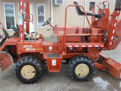 Zanjadora Ditch Witch 3700