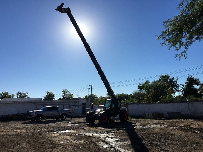 Telehandler Caterpillar TL943