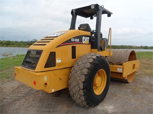 Compactadora Vibratoria Caterpillar CS-533E