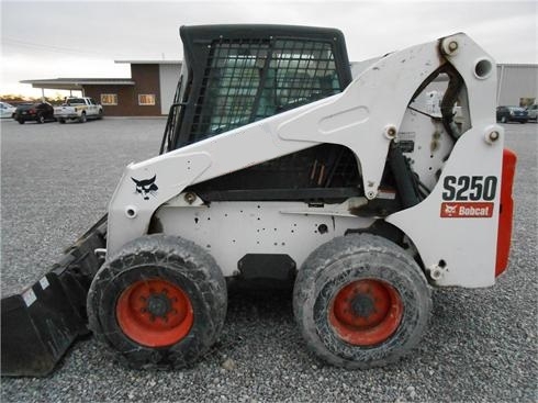 Minicargadores Bobcat S250  en venta Ref.: 1364737044174787 No. 4