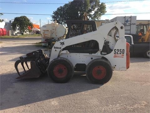 Minicargadores Bobcat S250  importada a bajo costo Ref.: 1365084090345930 No. 3