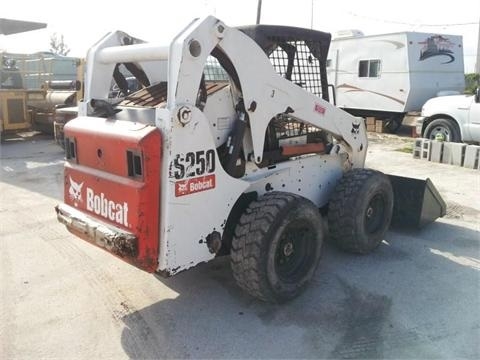 Minicargadores Bobcat S250  en venta, usada Ref.: 1365107489720048 No. 4