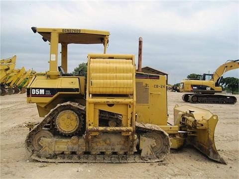 Dozers/tracks Caterpillar D5M