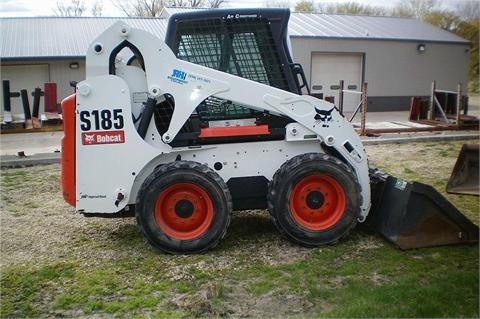 Minicargadores Bobcat S185