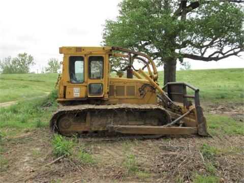 Dozers/tracks Caterpillar D6D