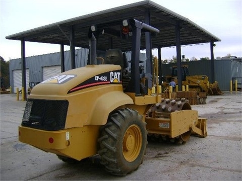 Compactadora Vibratoria Caterpillar CP-433E  de medio uso en vent Ref.: 1371062733766893 No. 2