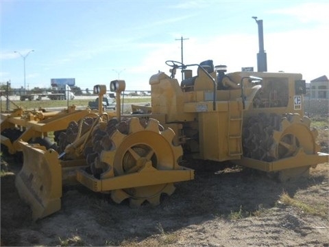 Compactadoras Suelos Y Rellenos Caterpillar 815