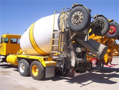 Mezcladoras De Concreto Kenworth W900  seminueva Ref.: 1372867787647013 No. 2