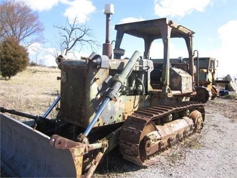 Dozers/tracks Caterpillar D5B