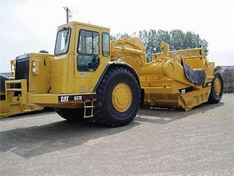 Screpers Caterpillar 637E