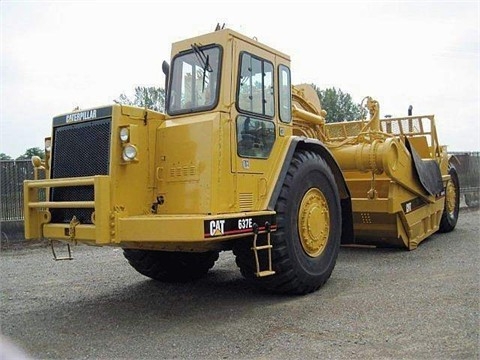 Screpers Caterpillar 637E