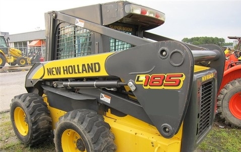 Minicargadores New Holland L185  usada a buen precio Ref.: 1375549440214450 No. 3