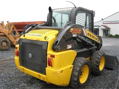 Minicargadores New Holland L220  seminueva en perfecto estado Ref.: 1375879950046244 No. 2