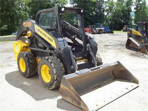 Minicargadores New Holland L223  importada en buenas condiciones Ref.: 1375898571792087 No. 3