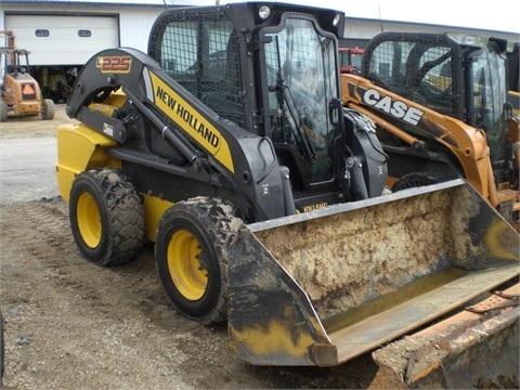 Minicargadores New Holland L225  de segunda mano a la venta Ref.: 1375968780374333 No. 2