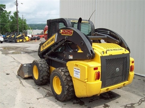 Minicargadores New Holland L225  de segunda mano a la venta Ref.: 1375978390634441 No. 2