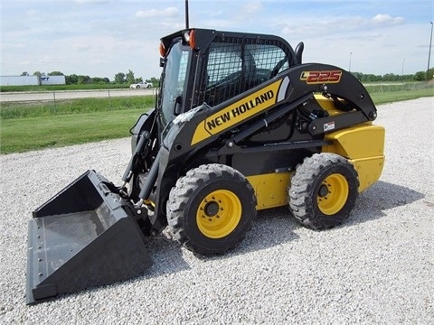 Minicargadores New Holland L225  de segunda mano Ref.: 1375985428795284 No. 3