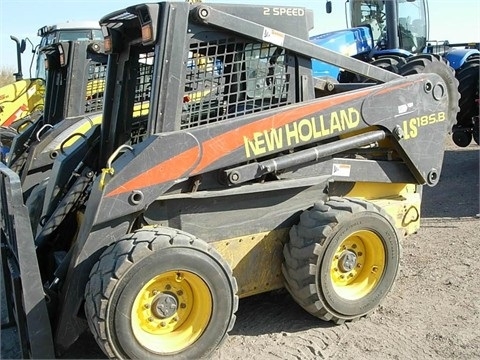 Minicargadores New Holland LS185B  en venta Ref.: 1376164712043657 No. 4