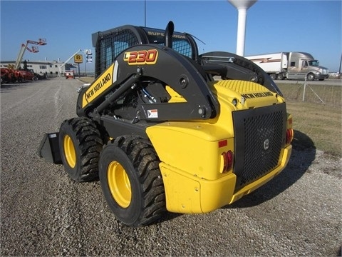 Minicargadores New Holland L230  seminueva en venta Ref.: 1376183412414605 No. 4