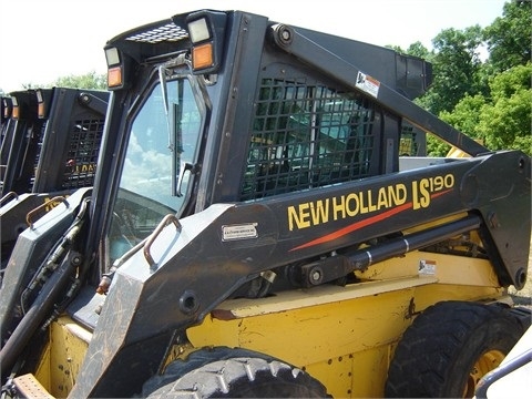 Minicargadores New Holland LS190  usada Ref.: 1376239394822667 No. 3