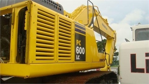 Hydraulic Excavator Komatsu PC600