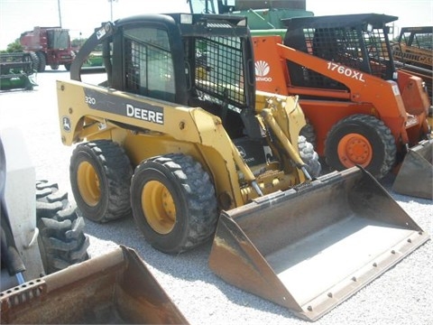 Minicargadores Deere 320  en optimas condiciones Ref.: 1377889043061172 No. 3