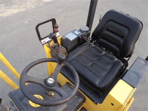 Compactadora Vibratoria Bomag BW90AD