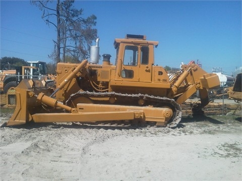 Dozers/tracks Dresser TD25G