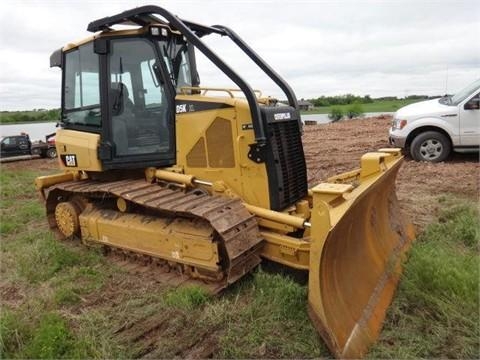 Tractores Sobre Orugas Caterpillar D5K  en venta Ref.: 1381937288269094 No. 4