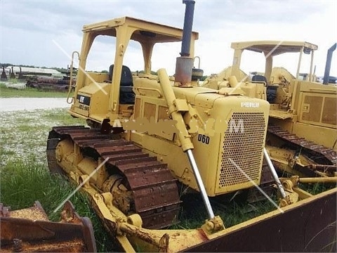 Dozers/tracks Caterpillar D6D