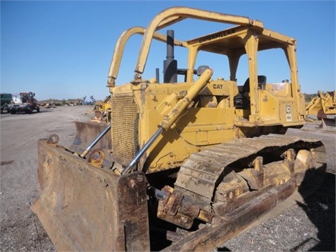 Dozers/tracks Caterpillar D6D