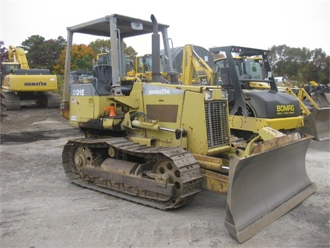 Tractores Sobre Orugas Komatsu D31E  de medio uso en venta Ref.: 1384291771369001 No. 2