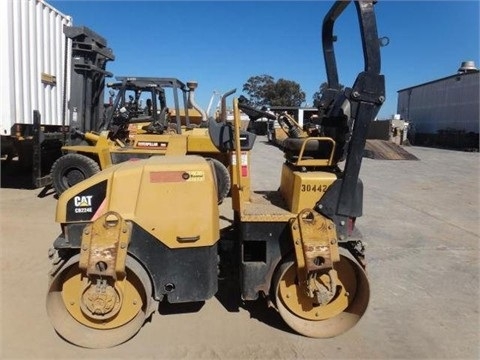 Compactadora Vibratoria Caterpillar CB-224E