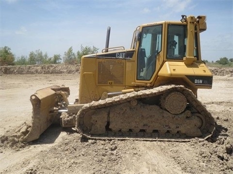 Tractores Sobre Orugas Caterpillar D5N  en venta Ref.: 1385475131155014 No. 2