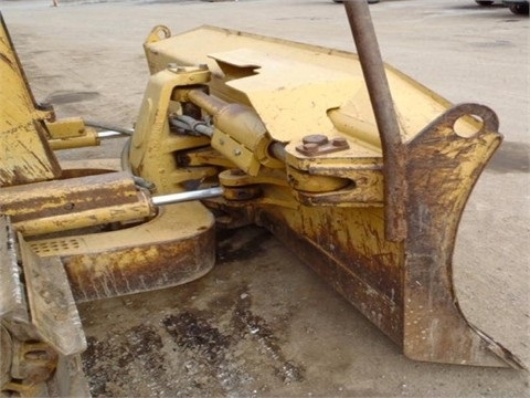 Dozers/tracks Caterpillar D5M