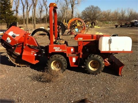 Trencher Ditch Witch RT40