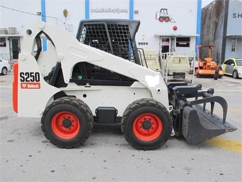 venta minicargador bobcat S250 seminuevo gran oportunidad Ref.: 1389037886305808 No. 2