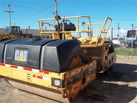 Compactadora Vibratoria Caterpillar CB-634C