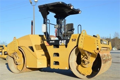 Compactadora Vibratoria Caterpillar CB-534D