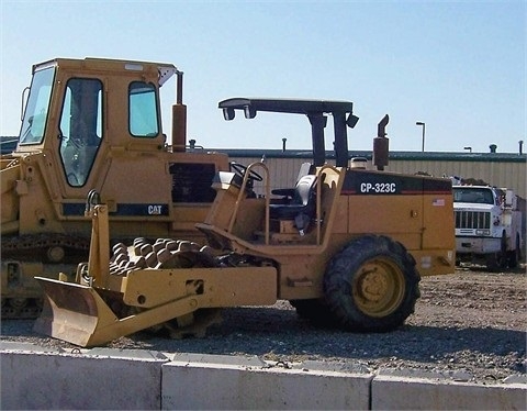  Caterpillar CP-323C usada en buen estado Ref.: 1389213053864332 No. 4